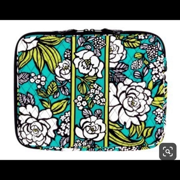 Vera Bradley Handbags - Vera Bradley Island Bloom Laptop case & Sleeve​​​​​​​​​